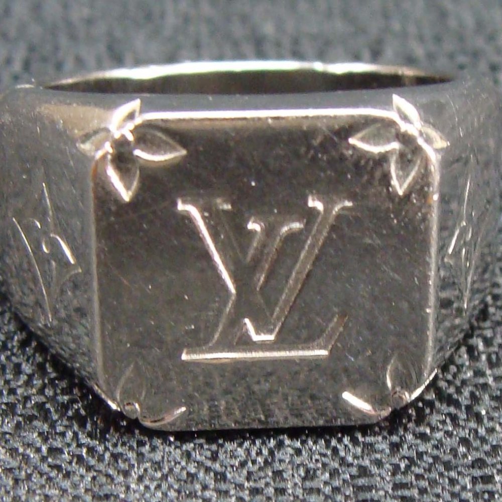Louis Vuitton Silver Tone Monogram Ring Logo LV Signet Signature Mens Size 8.5-9